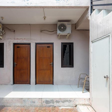 Reddoorz At Osuko Residence Sukomanunggal Jaya Surabaya Eksteriør billede