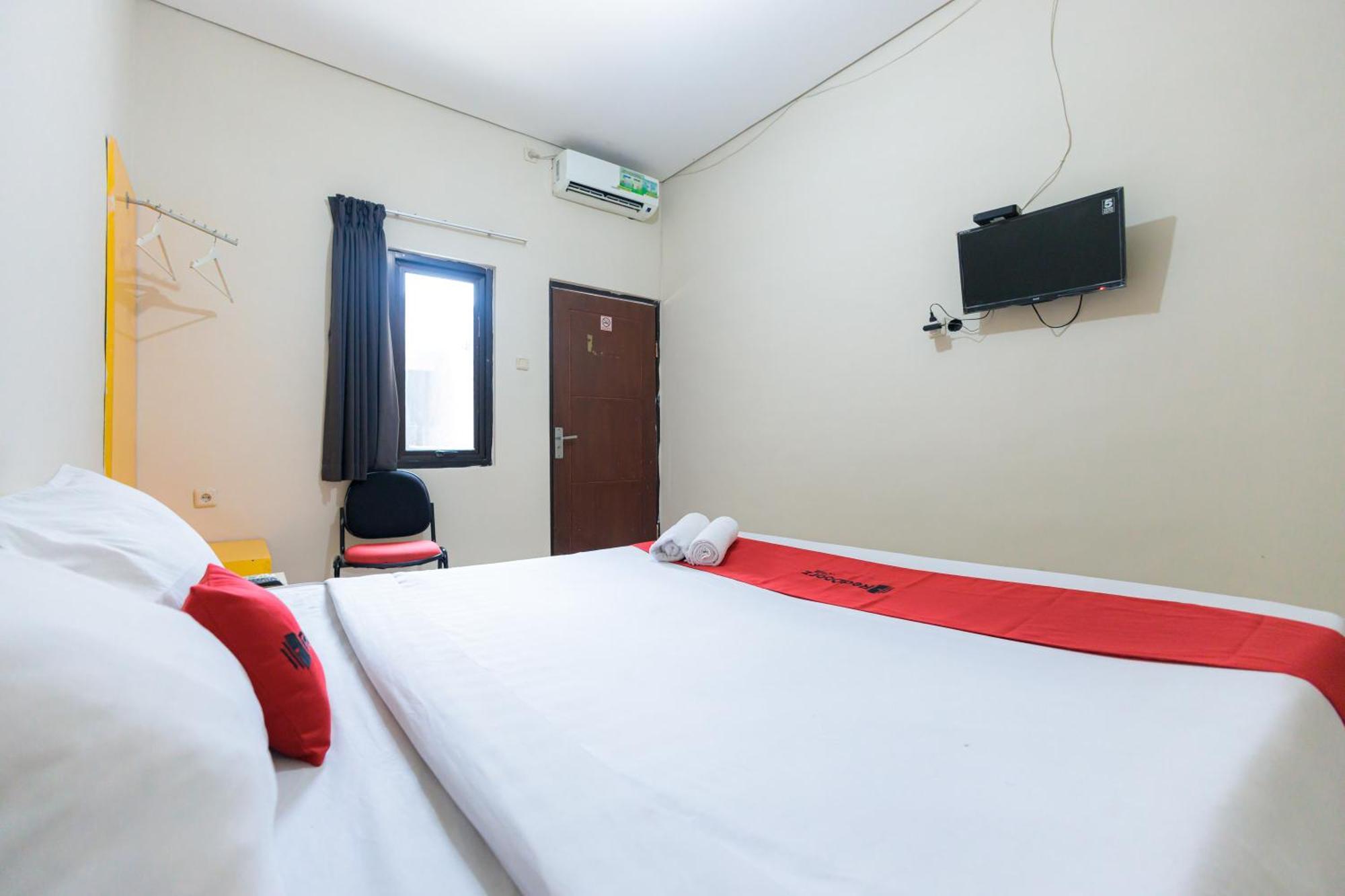 Reddoorz At Osuko Residence Sukomanunggal Jaya Surabaya Eksteriør billede