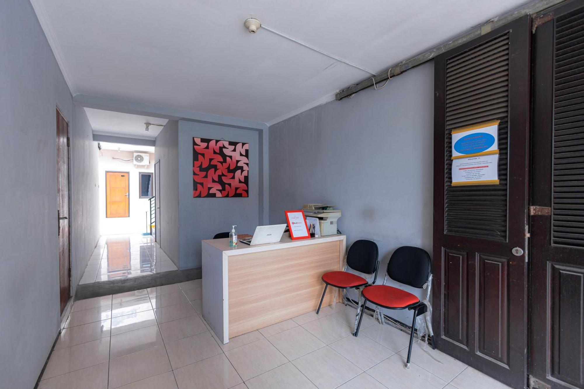 Reddoorz At Osuko Residence Sukomanunggal Jaya Surabaya Eksteriør billede