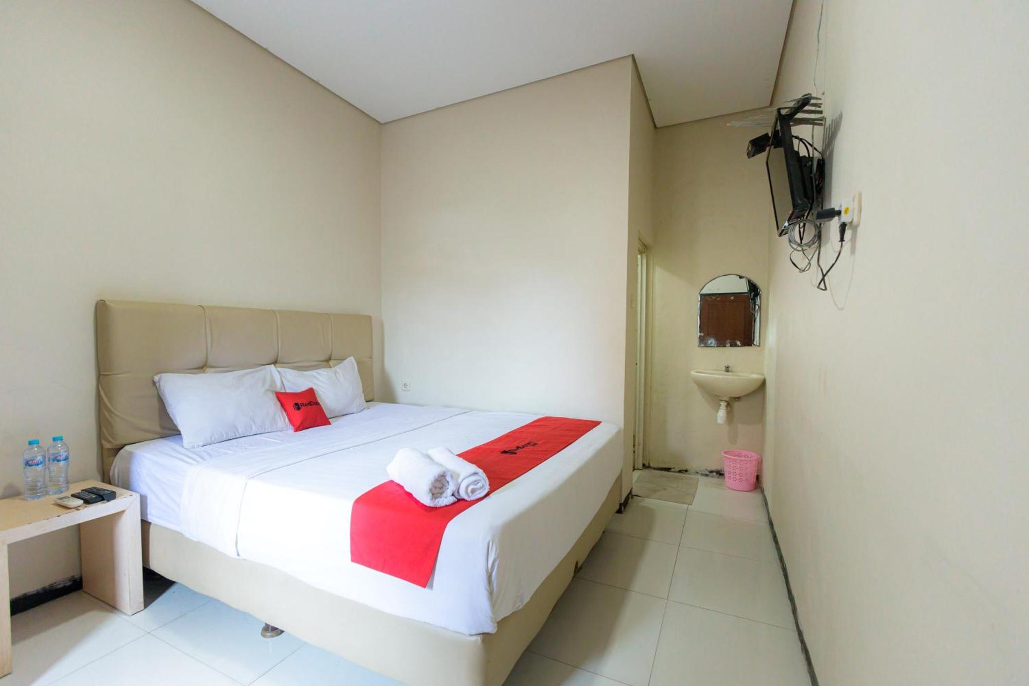 Reddoorz At Osuko Residence Sukomanunggal Jaya Surabaya Eksteriør billede