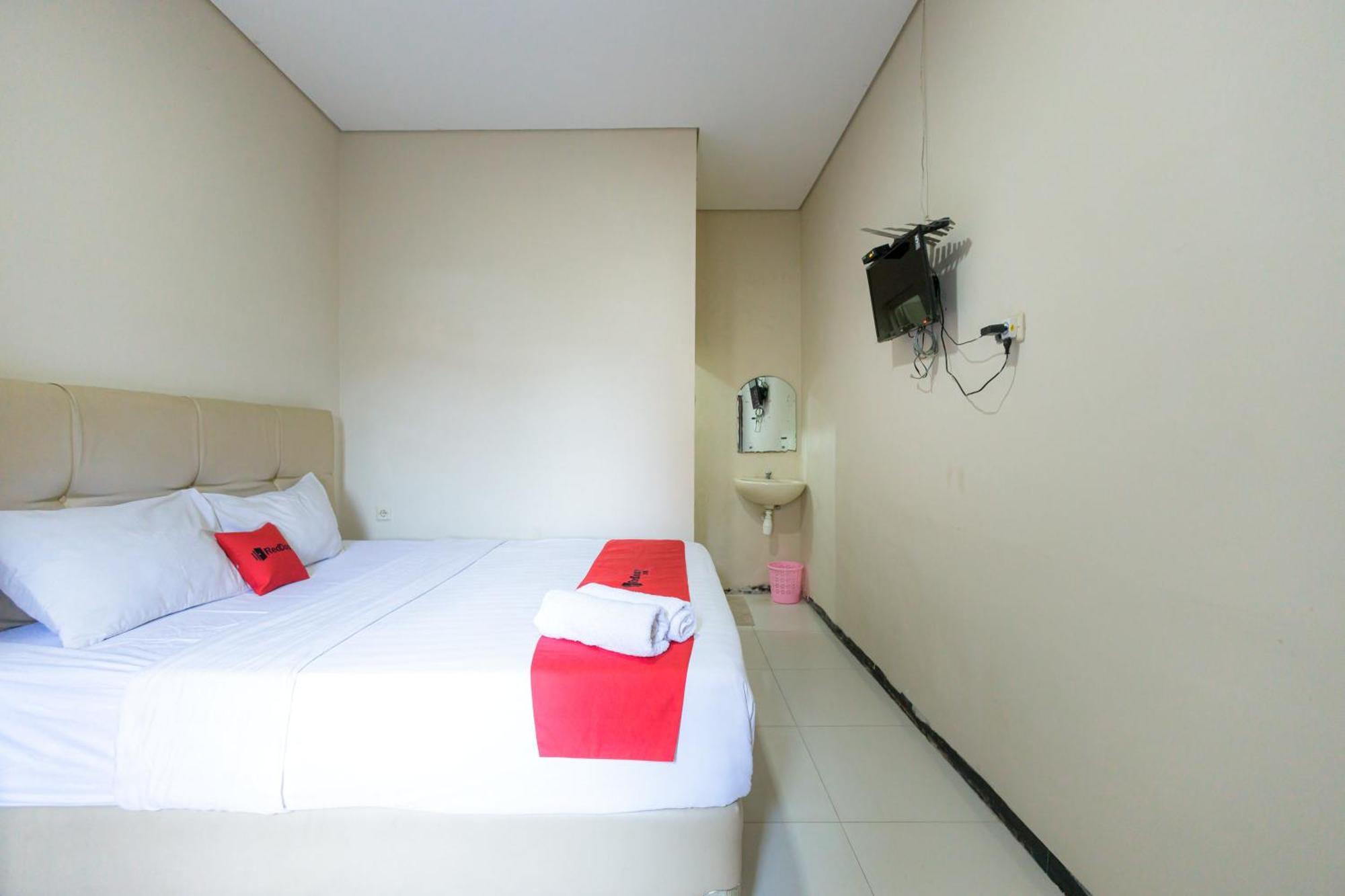 Reddoorz At Osuko Residence Sukomanunggal Jaya Surabaya Eksteriør billede